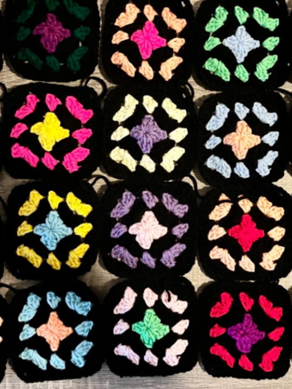 Lot of 20 4.5” Neon 7 Black Crochet TRADITIONAL GRANNY SQUARES Afghan Blanket